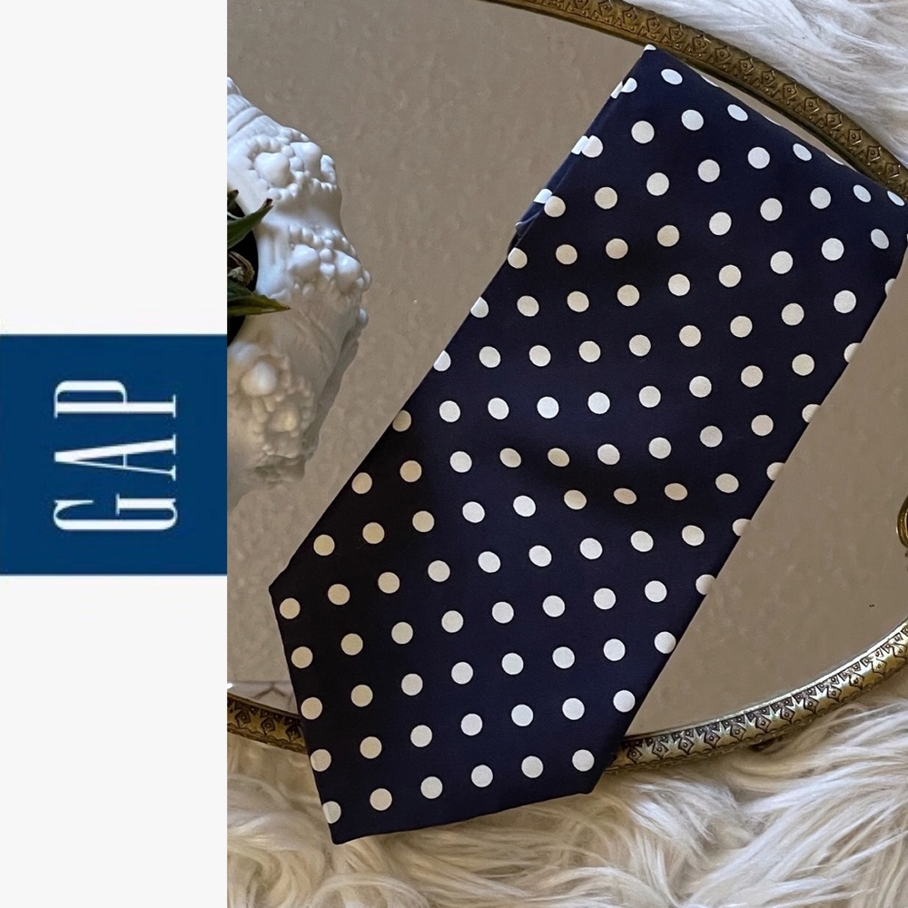 Vintage GAP silk neck tie, navy with white polka dots, made in USA 🇺🇸